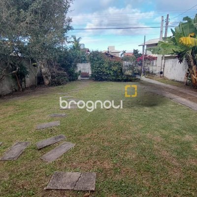 Casa com 62m², 2 quartos, 3 garagens, no bairro Campeche em Florianópolis