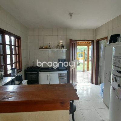 Casa com 62m², 2 quartos, 3 garagens, no bairro Campeche em Florianópolis
