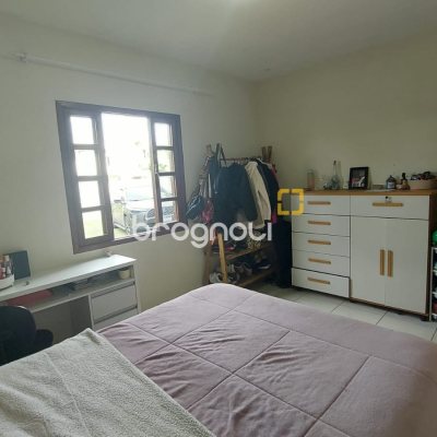 Casa com 62m², 2 quartos, 3 garagens, no bairro Campeche em Florianópolis