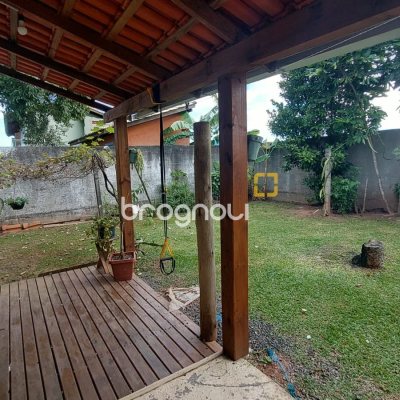Casa com 62m², 2 quartos, 3 garagens, no bairro Campeche em Florianópolis