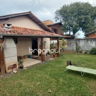Casa com 62m², 2 quartos, 3 garagens, no bairro Campeche em Florianópolis