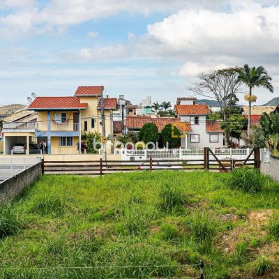 Apartamento com 61m², 2 quartos, 1 garagem, no bairro Ingleses em Florianópolis