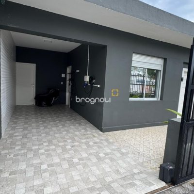 Casa com 142m², 5 quartos (sendo 2 suítes), 1 garagem, no bairro Coloninha em Florianópolis