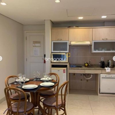 Apartamento com 52m², 1 quarto (sendo 1 suíte), 1 garagem, no bairro Jurerê em Florianópolis