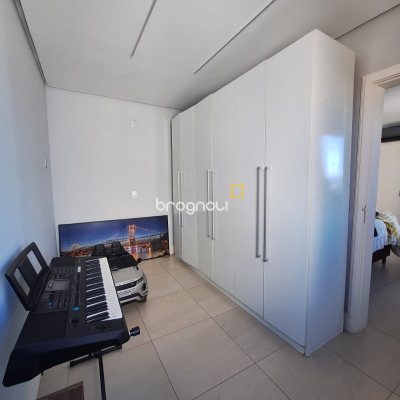 Cobertura com 169m², 3 quartos (sendo 3 suítes), 2 garagens, no bairro Balneário em Florianópolis