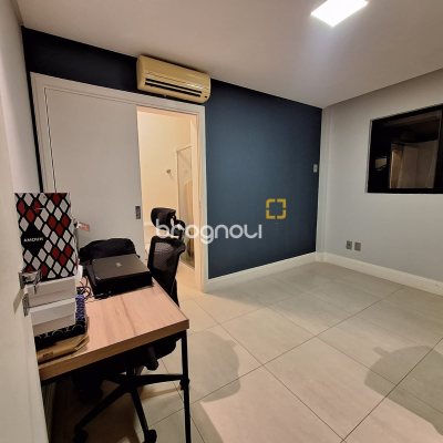 Cobertura com 169m², 3 quartos (sendo 3 suítes), 2 garagens, no bairro Balneário em Florianópolis