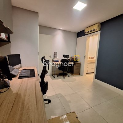 Cobertura com 169m², 3 quartos (sendo 3 suítes), 2 garagens, no bairro Balneário em Florianópolis