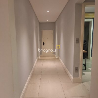 Cobertura com 169m², 3 quartos (sendo 3 suítes), 2 garagens, no bairro Balneário em Florianópolis
