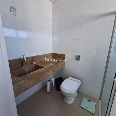Cobertura com 169m², 3 quartos (sendo 3 suítes), 2 garagens, no bairro Balneário em Florianópolis