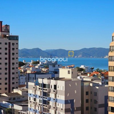 Cobertura com 169m², 3 quartos (sendo 3 suítes), 2 garagens, no bairro Balneário em Florianópolis