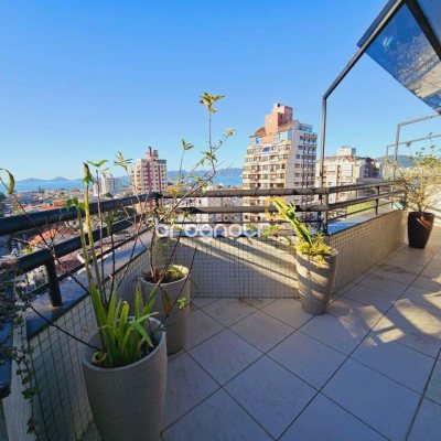 Cobertura com 169m², 3 quartos (sendo 3 suítes), 2 garagens, no bairro Balneário em Florianópolis