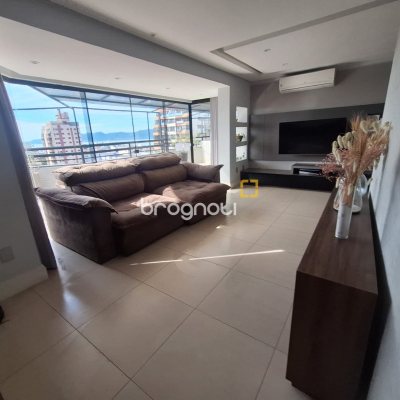 Cobertura com 169m², 3 quartos (sendo 3 suítes), 2 garagens, no bairro Balneário em Florianópolis