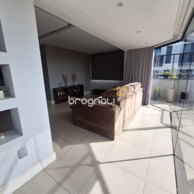 Cobertura com 169m², 3 quartos (sendo 3 suítes), 2 garagens, no bairro Balneário em Florianópolis