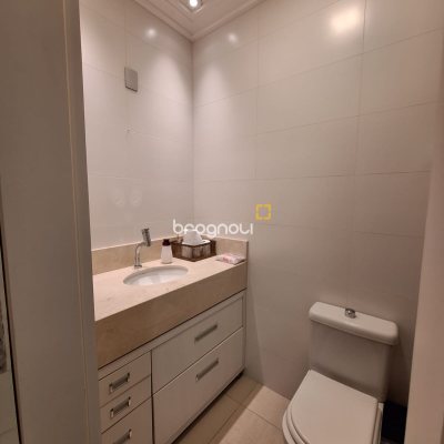 Cobertura com 169m², 3 quartos (sendo 3 suítes), 2 garagens, no bairro Balneário em Florianópolis