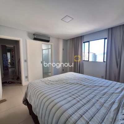 Cobertura com 169m², 3 quartos (sendo 3 suítes), 2 garagens, no bairro Balneário em Florianópolis