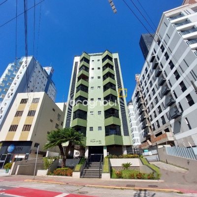 Cobertura com 169m², 3 quartos (sendo 3 suítes), 2 garagens, no bairro Balneário em Florianópolis