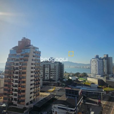 Cobertura com 169m², 3 quartos (sendo 3 suítes), 2 garagens, no bairro Balneário em Florianópolis