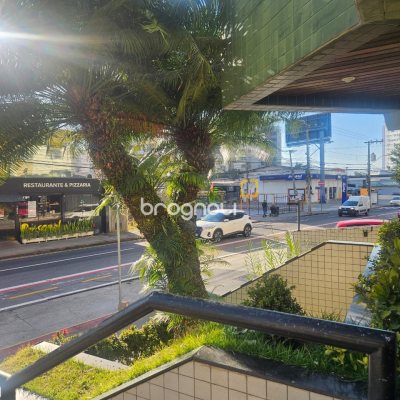 Cobertura com 169m², 3 quartos (sendo 3 suítes), 2 garagens, no bairro Balneário em Florianópolis