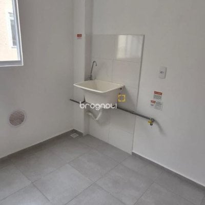 Apartamento com 40m², 2 quartos, 1 garagem, no bairro Sertão do Maruim em São José