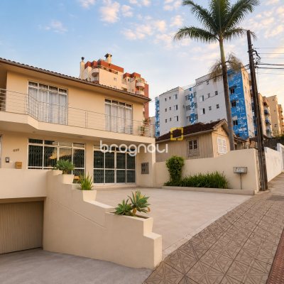 Terreno com 748m², 2 quartos, 2 garagens, no bairro Canto em Florianópolis