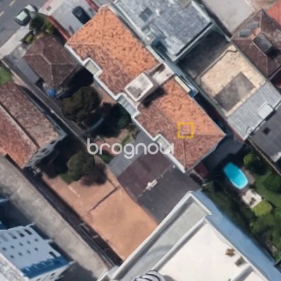 Terreno com 748m², 2 quartos, 2 garagens, no bairro Canto em Florianópolis