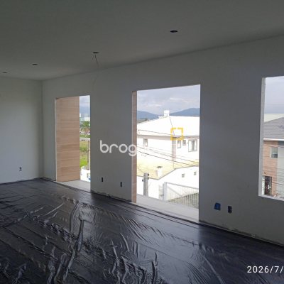 Sala com 34m², 1 garagem, no bairro Nova Palhoça em Palhoça