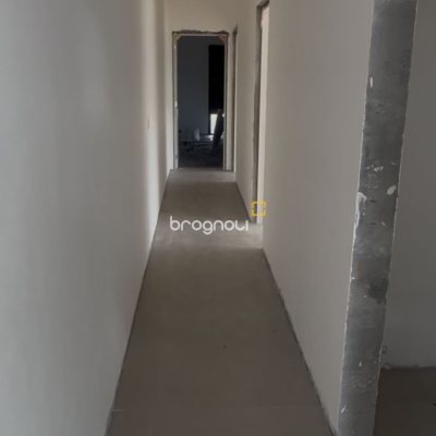 Casa com 117m², 2 quartos (sendo 2 suítes), 2 garagens, no bairro Ingleses do Rio Vermelho em Florianópolis