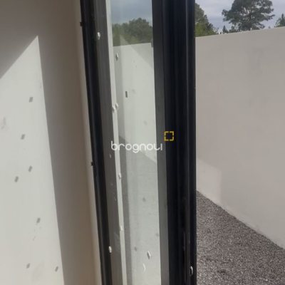 Casa com 117m², 2 quartos (sendo 2 suítes), 2 garagens, no bairro Ingleses do Rio Vermelho em Florianópolis