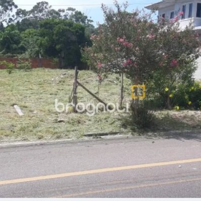Terreno com 450m², no bairro São João do Rio Vermelho em Florianópolis