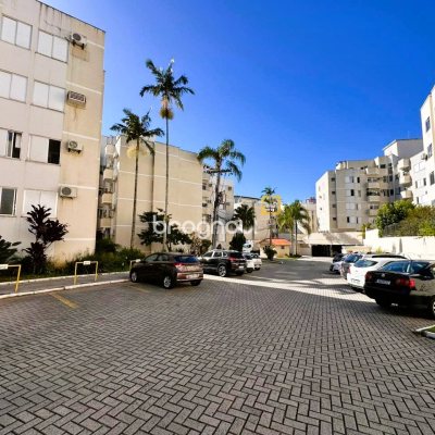 Apartamento com 46m², 1 quarto, 1 garagem, no bairro Trindade em Florianópolis