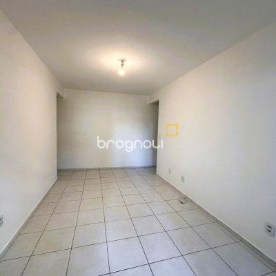 Apartamento com 46m², 1 quarto, 1 garagem, no bairro Trindade em Florianópolis