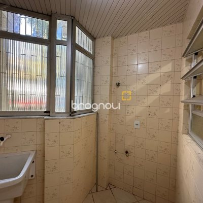 Apartamento com 46m², 1 quarto, 1 garagem, no bairro Trindade em Florianópolis