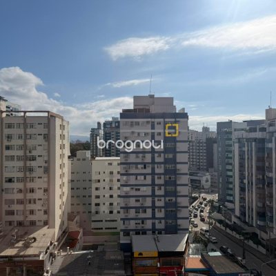 Apartamento com 40m², 1 quarto (sendo 1 suíte), no bairro Centro em Florianópolis