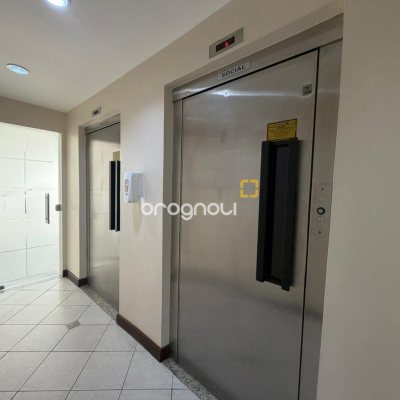 Apartamento com 40m², 1 quarto (sendo 1 suíte), no bairro Centro em Florianópolis