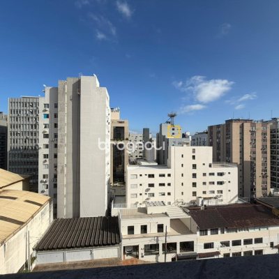 Apartamento com 40m², 1 quarto (sendo 1 suíte), no bairro Centro em Florianópolis