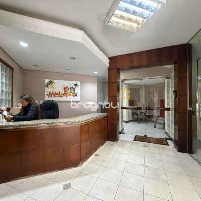 Apartamento com 40m², 1 quarto (sendo 1 suíte), no bairro Centro em Florianópolis
