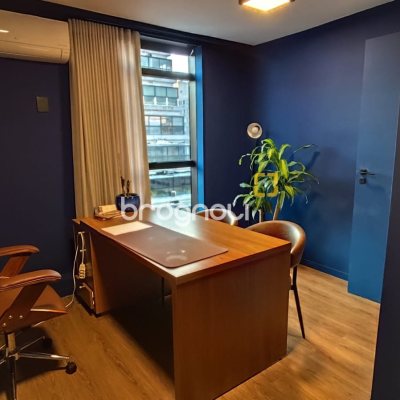 Sala com 41m², no bairro Centro em Florianópolis
