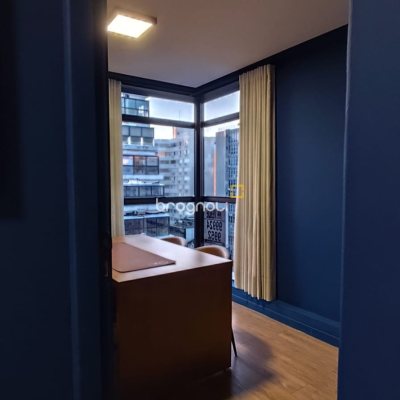 Sala com 41m², no bairro Centro em Florianópolis