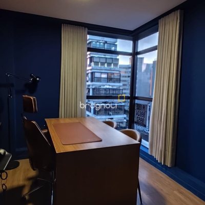 Sala com 41m², no bairro Centro em Florianópolis