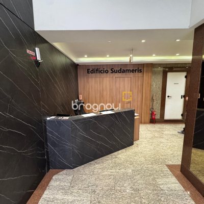 Sala com 41m², no bairro Centro em Florianópolis