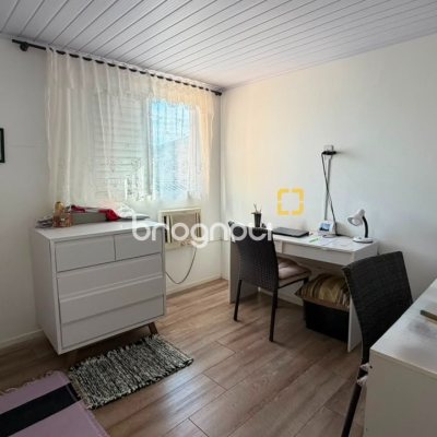 Casa com 110m², 2 quartos (sendo 1 suíte), 2 garagens, no bairro Monte Verde em Florianópolis