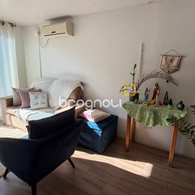 Casa com 110m², 2 quartos (sendo 1 suíte), 2 garagens, no bairro Monte Verde em Florianópolis