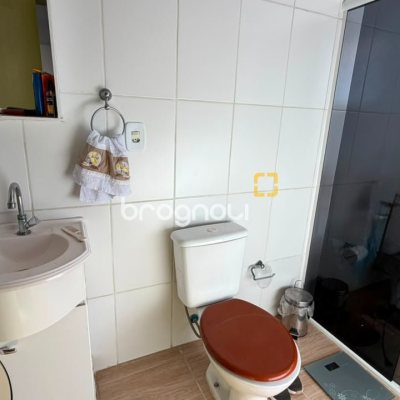 Casa com 110m², 2 quartos (sendo 1 suíte), 2 garagens, no bairro Monte Verde em Florianópolis