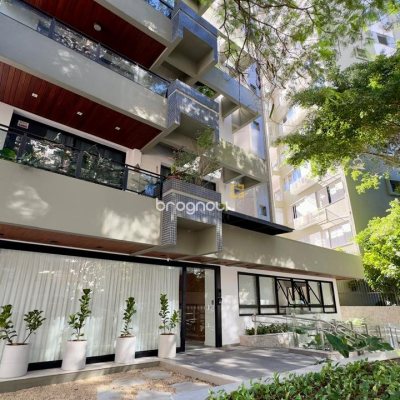 Apartamento com 203m², 4 quartos (sendo 2 suítes), 2 garagens, no bairro Centro em Florianópolis