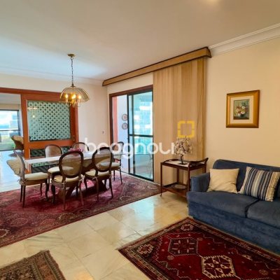 Apartamento com 203m², 4 quartos (sendo 2 suítes), 2 garagens, no bairro Centro em Florianópolis
