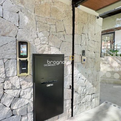 Apartamento com 203m², 4 quartos (sendo 2 suítes), 2 garagens, no bairro Centro em Florianópolis