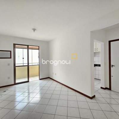 Apartamento com 87m², 3 quartos (sendo 1 suíte), 1 garagem, no bairro Barreiros em São José