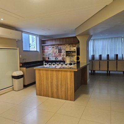 Apartamento com 87m², 3 quartos (sendo 1 suíte), 1 garagem, no bairro Barreiros em São José