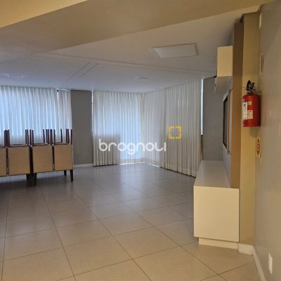 Apartamento com 87m², 3 quartos (sendo 1 suíte), 1 garagem, no bairro Barreiros em São José
