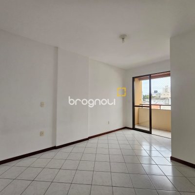 Apartamento com 87m², 3 quartos (sendo 1 suíte), 1 garagem, no bairro Barreiros em São José